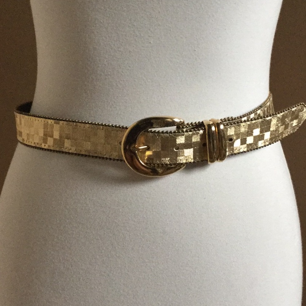 Elite brand retro 80's gold belt, size Medium